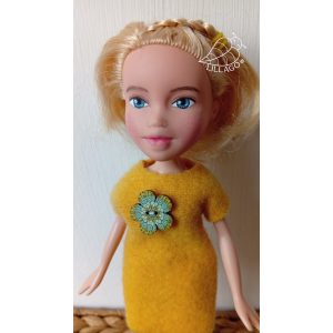 Réka, 24 cm magas, kézzel festett arcú Rebaba
