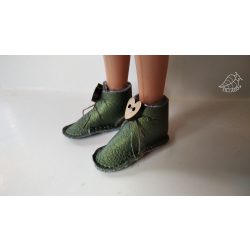 Rebaba cipő fiúbabára kerek gombbal